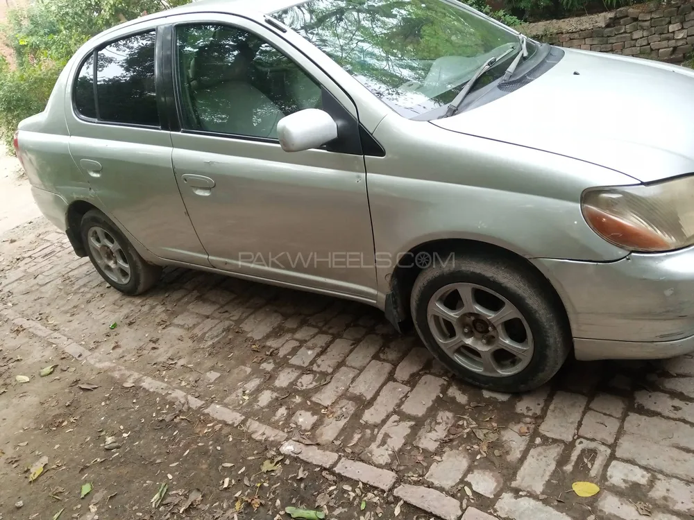 Toyota Platz 2007 for Sale in Lahore Image-1