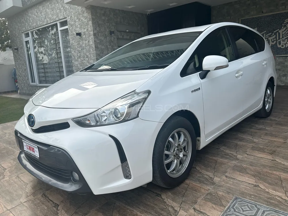 Toyota Prius Alpha 2020 for sale in Lahore