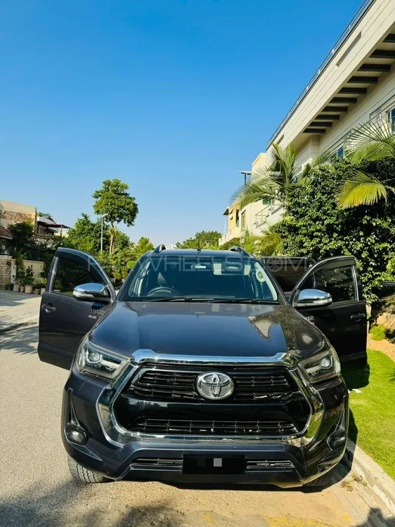 Toyota Hilux 2013 for Sale in Islamabad Image-1