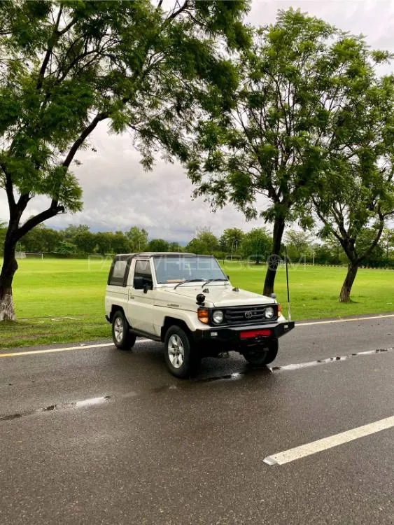 Toyota Land Cruiser 1986 for Sale in Islamabad Image-1