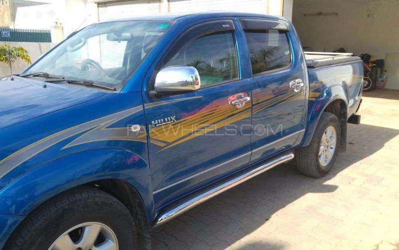 Toyota Hilux 2011 for Sale in Jhelum Image-1