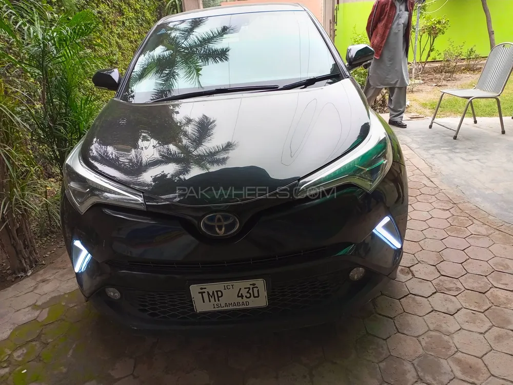 Toyota C-HR 2017 for Sale in Burewala Image-1