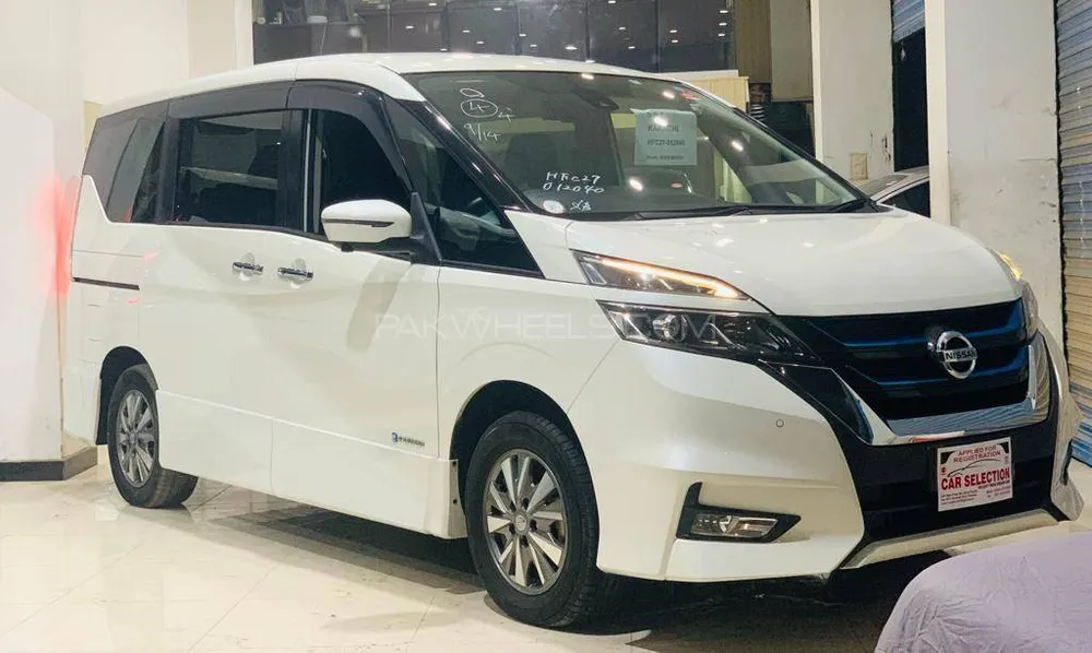 Nissan Serena 2021 for Sale in Peshawar Image-1