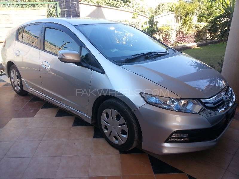 Honda Insight Exclusive 2012 for Sale in Lahore Image-1
