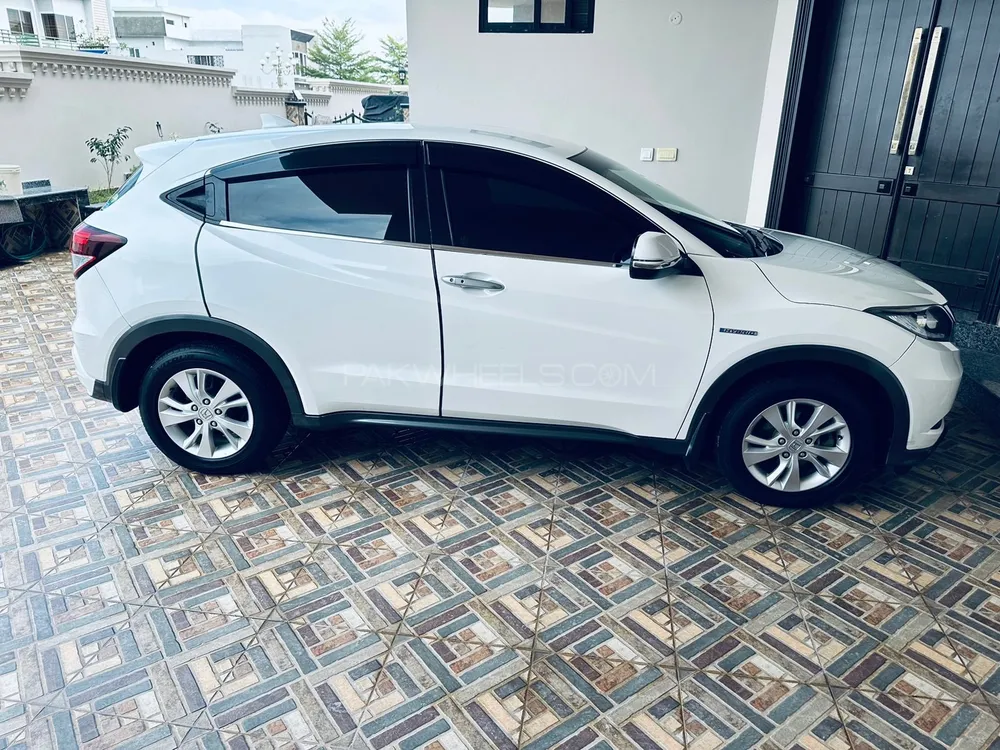 Honda Vezel 2016 for Sale in Sargodha Image-1