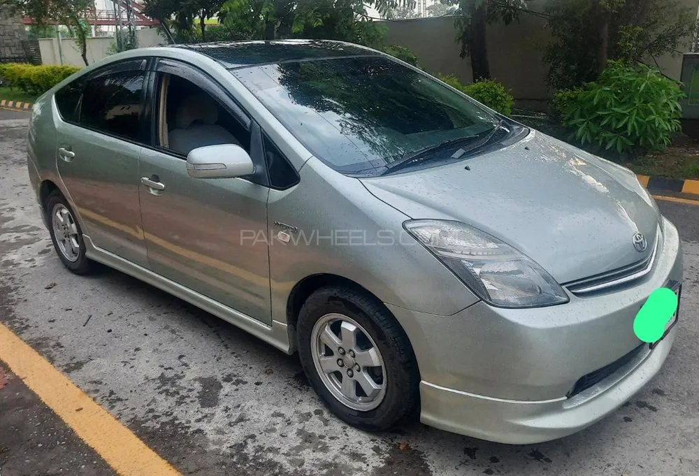 Toyota Prius 2007 for Sale in Lahore Image-1