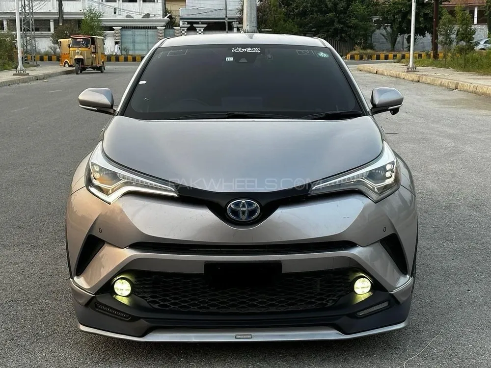 Toyota C-HR 2017 for Sale in Mardan Image-1