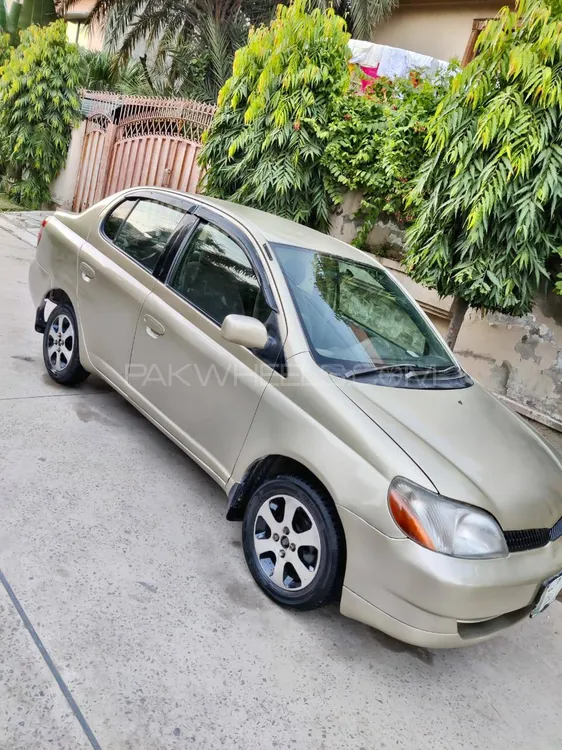 Toyota Platz 2005 for Sale in Lahore Image-1
