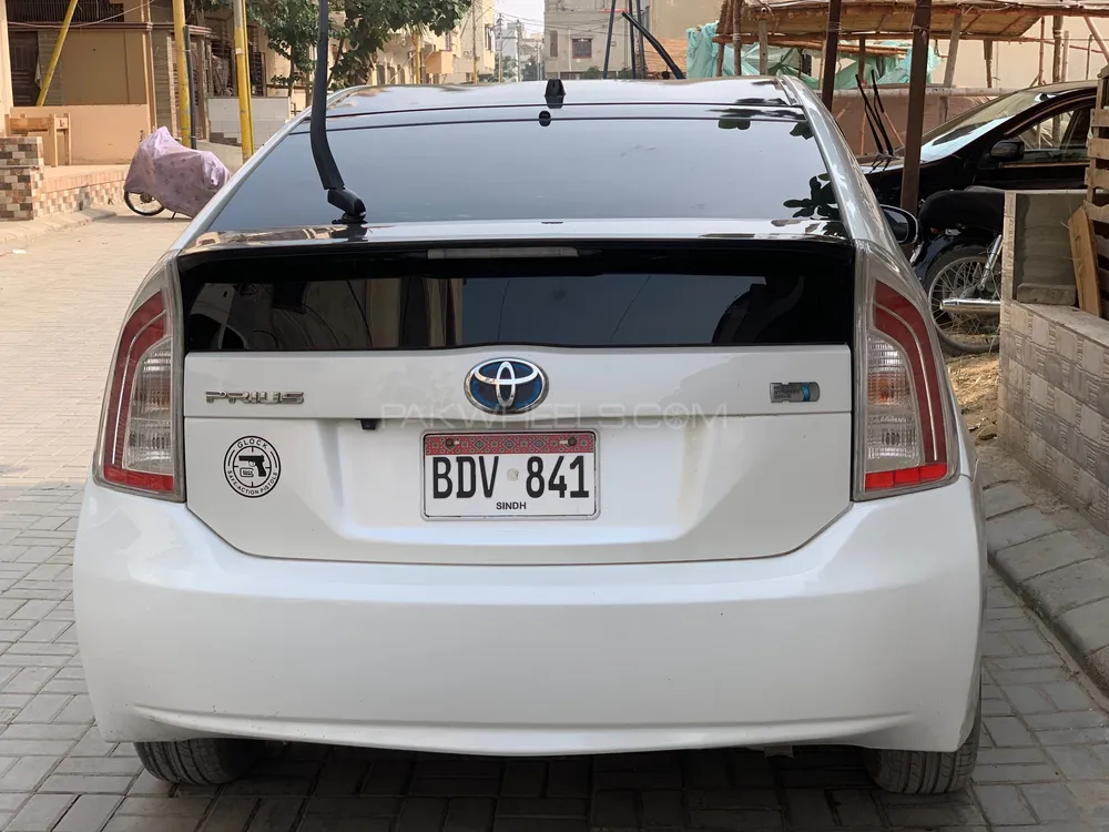 Toyota Prius 2011 for Sale in Karachi Image-1