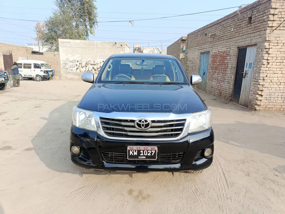 Toyota Hilux 2013 for Sale in Taunsa sharif Image-1