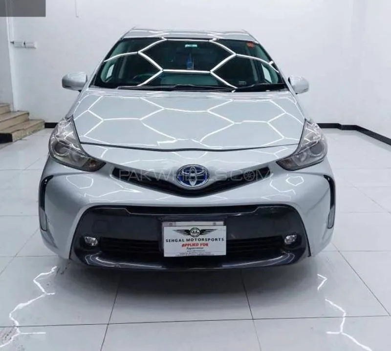 Toyota Prius Alpha 2015 for Sale in Rawalpindi Image-1