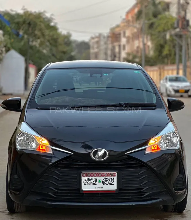 Toyota Vitz 2018 for Sale in Karachi Image-1