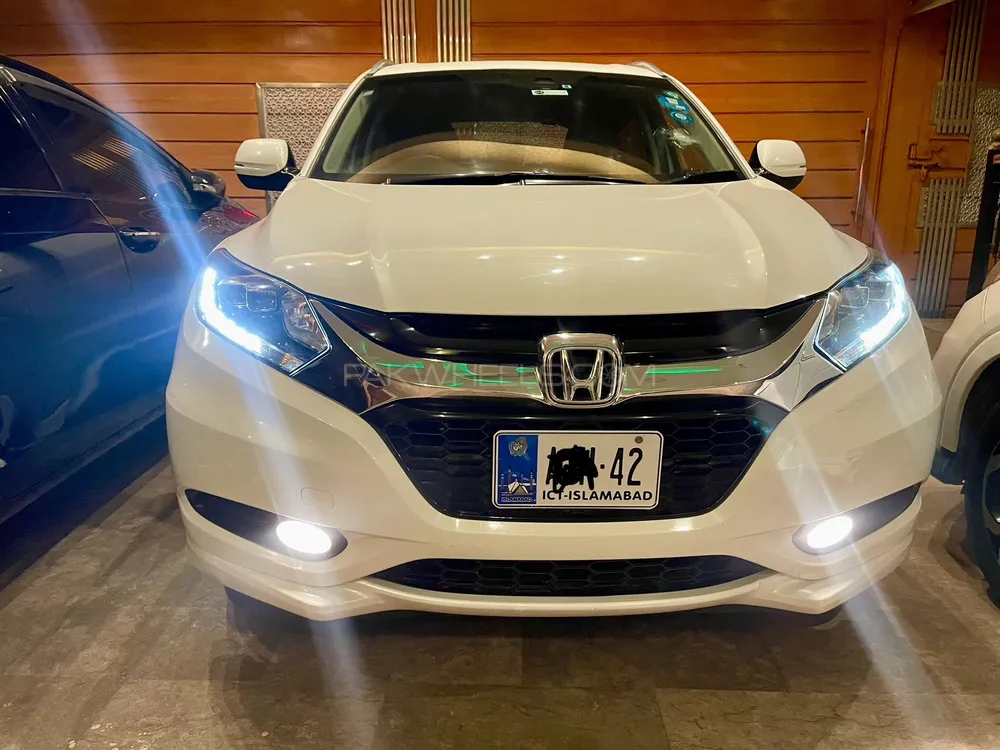 Honda Vezel 2014 for Sale in Peshawar Image-1