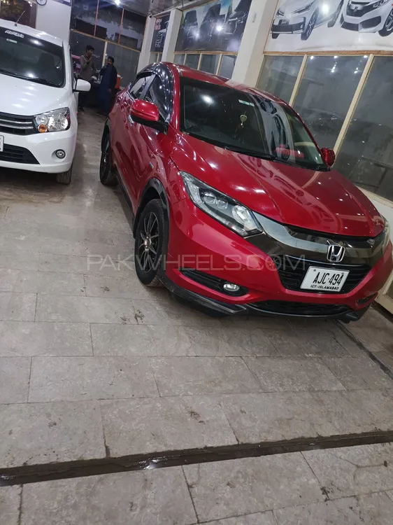 Honda Vezel 2017 for Sale in Sargodha Image-1