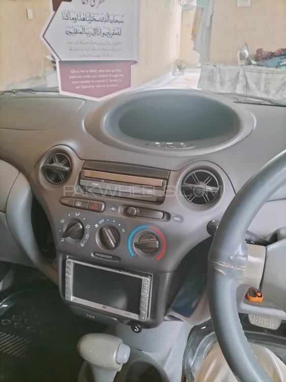 Toyota Vitz 2001 for Sale in Mardan Image-1
