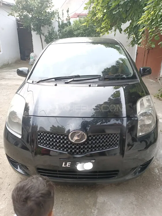 Toyota Vitz 2006 for Sale in Mardan Image-1