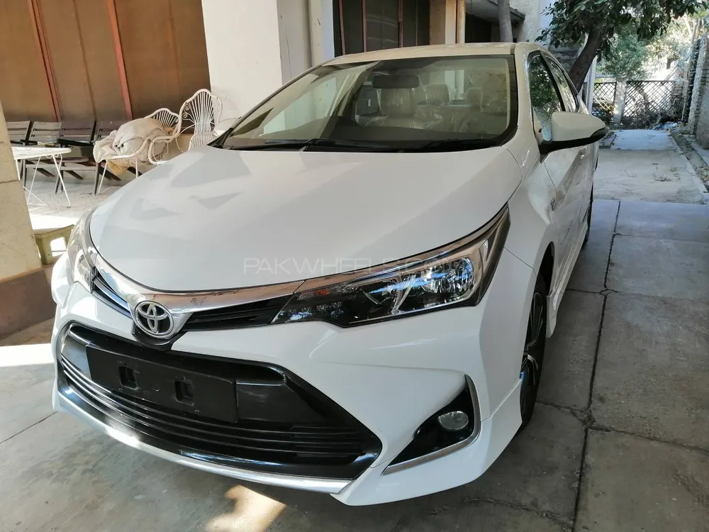 Toyota Corolla 2021 for Sale in Peshawar Image-1