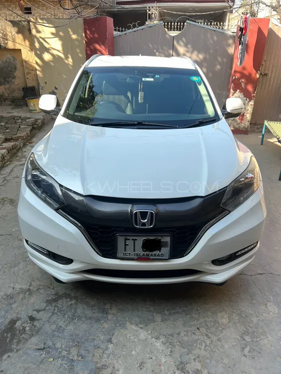Honda Vezel 2015 for Sale in Lahore Image-1