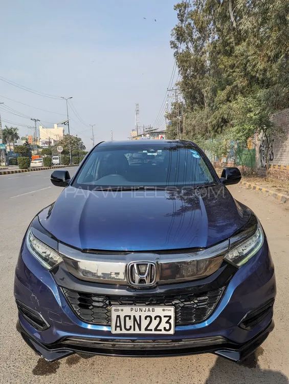 Honda Vezel 2017 for Sale in Lahore Image-1