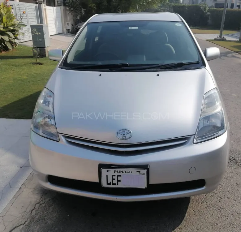 Toyota Prius 2010 for Sale in Lahore Image-1