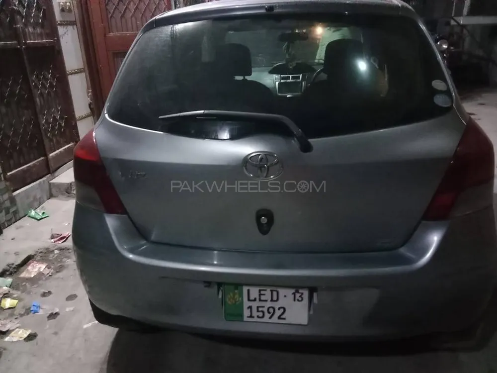 Toyota Vitz 2010 for Sale in Lahore Image-1