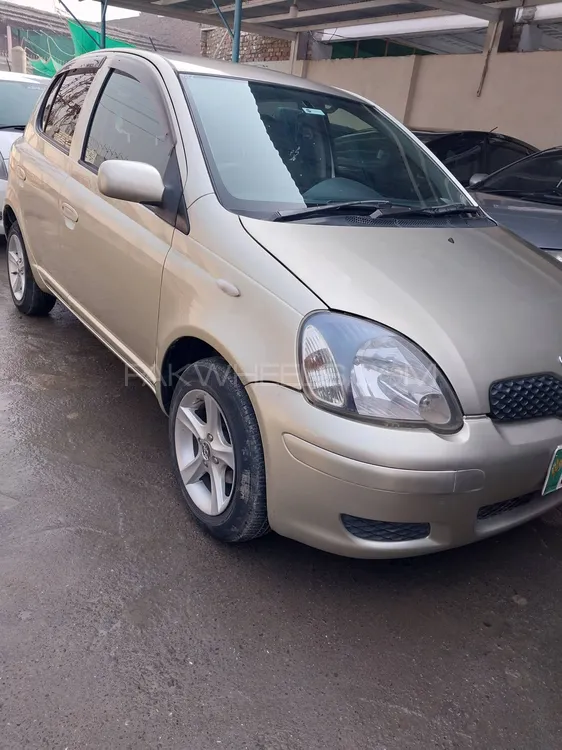 Toyota Vitz 2004 for Sale in Peshawar Image-1