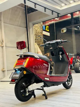 Evee C1 2025