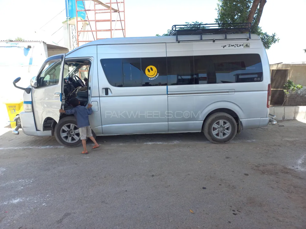 Toyota Hiace 2008 for Sale in Vehari Image-1