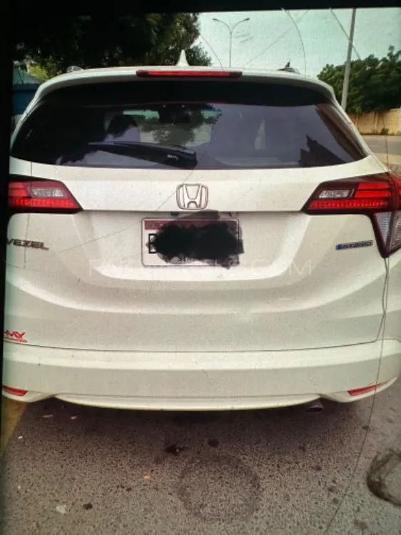 Honda Vezel 2015 for Sale in Karachi Image-1