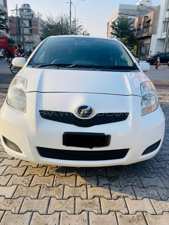 Toyota Vitz 2010 for Sale in Faisalabad Image-1