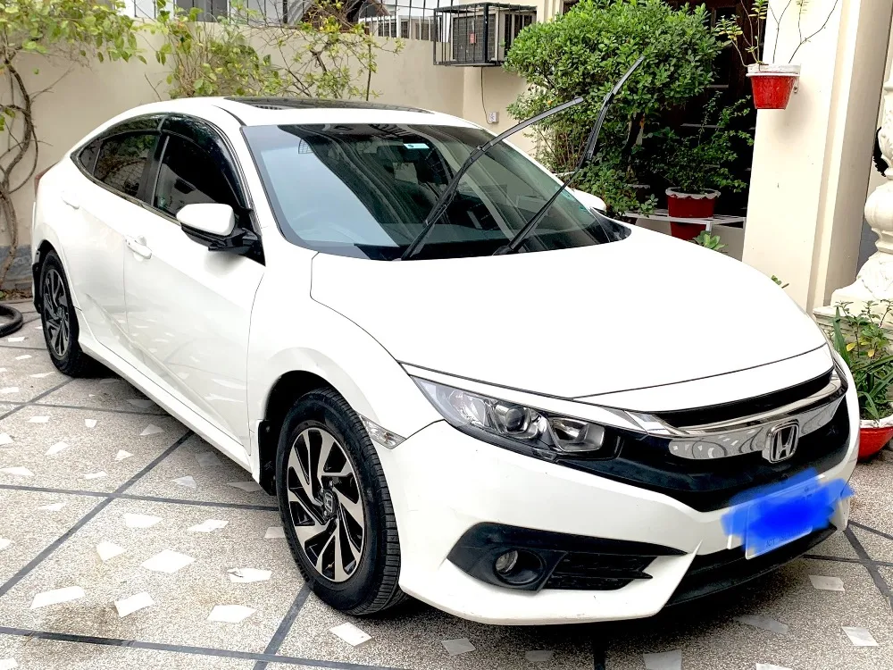 Honda Civic 1.8 i-VTEC CVT 2017 for sale in Lahore | PakWheels