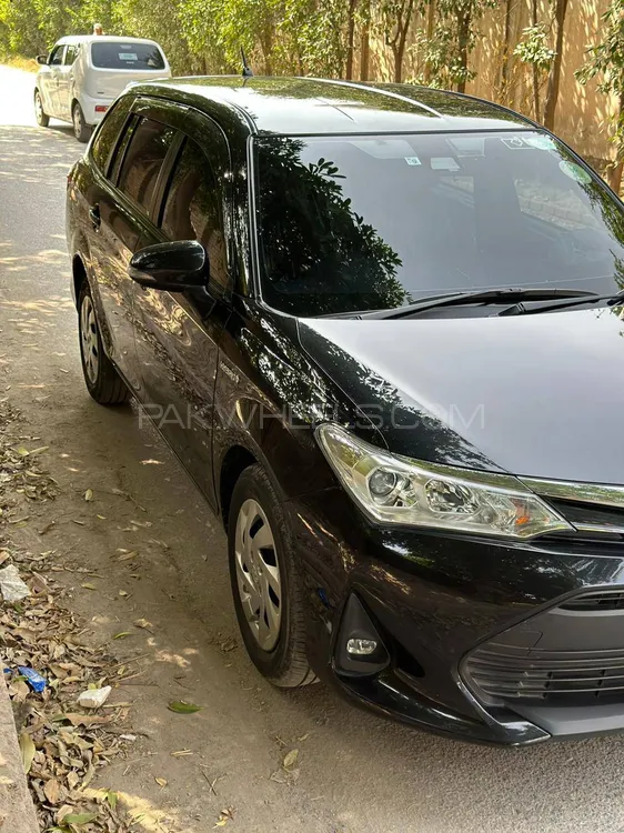 Toyota Corolla Fielder 2018 for sale in Hayatabad