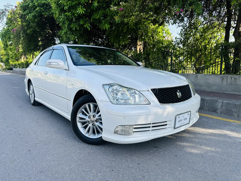 Toyota Crown 2004 for Sale in Islamabad Image-1