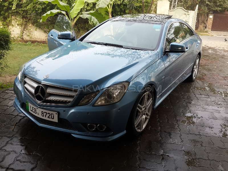 Mercedes Benz E Class Coupe 2011 for Sale in Lahore Image-1