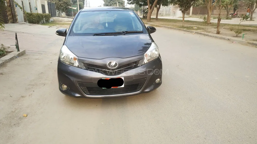 Toyota Vitz 2013 for sale in Faisalabad