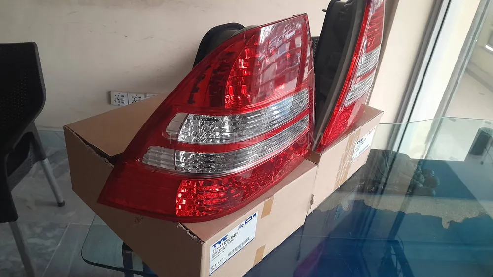 car back lights Image-1
