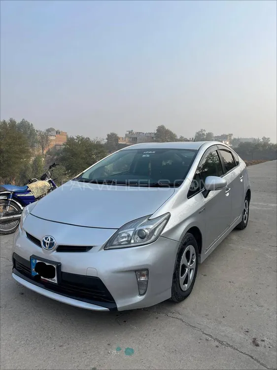 Toyota Prius 2013 for sale in Nowshera