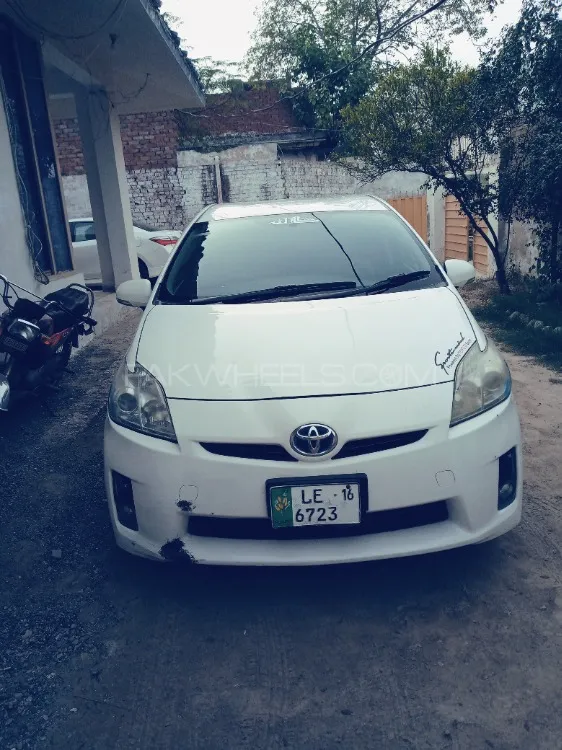 Toyota Prius 2011 for sale in Chakwal
