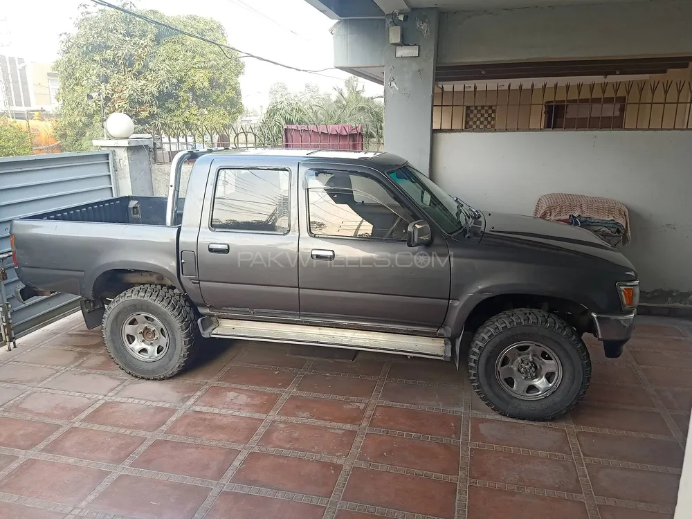 Toyota Hilux 1993 for sale in Lahore
