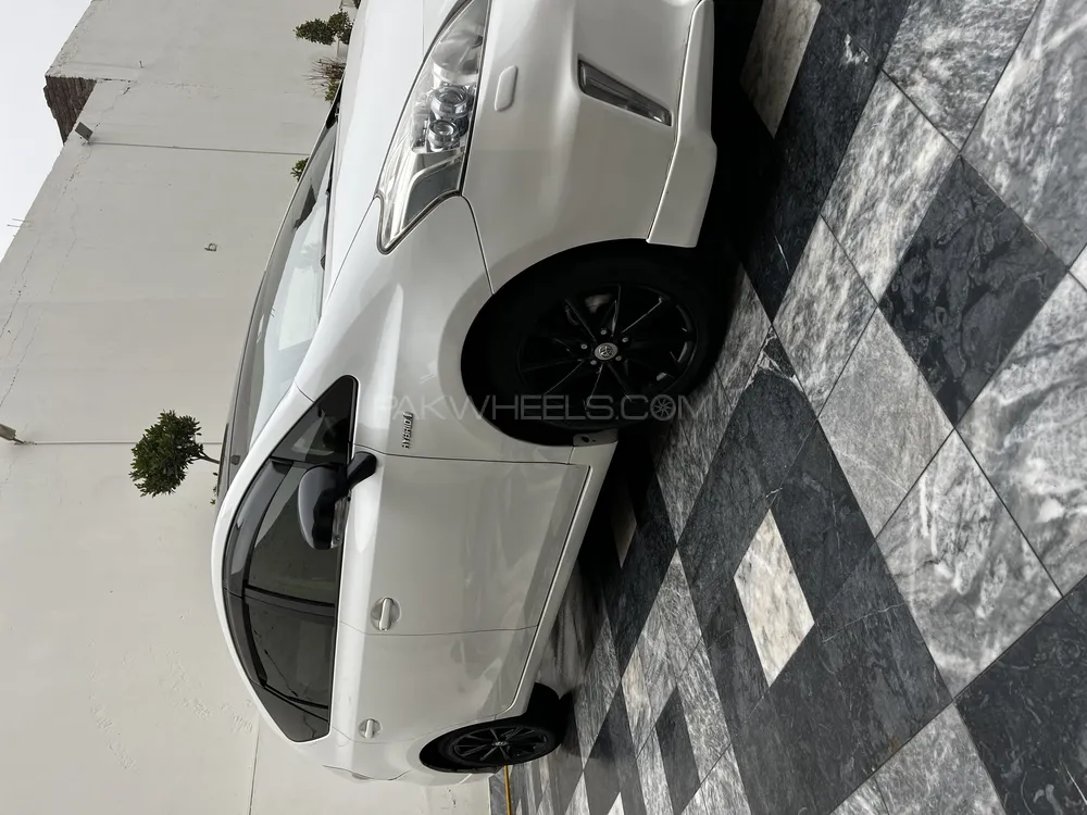Toyota Prius Alpha 2014 for sale in Gujrat