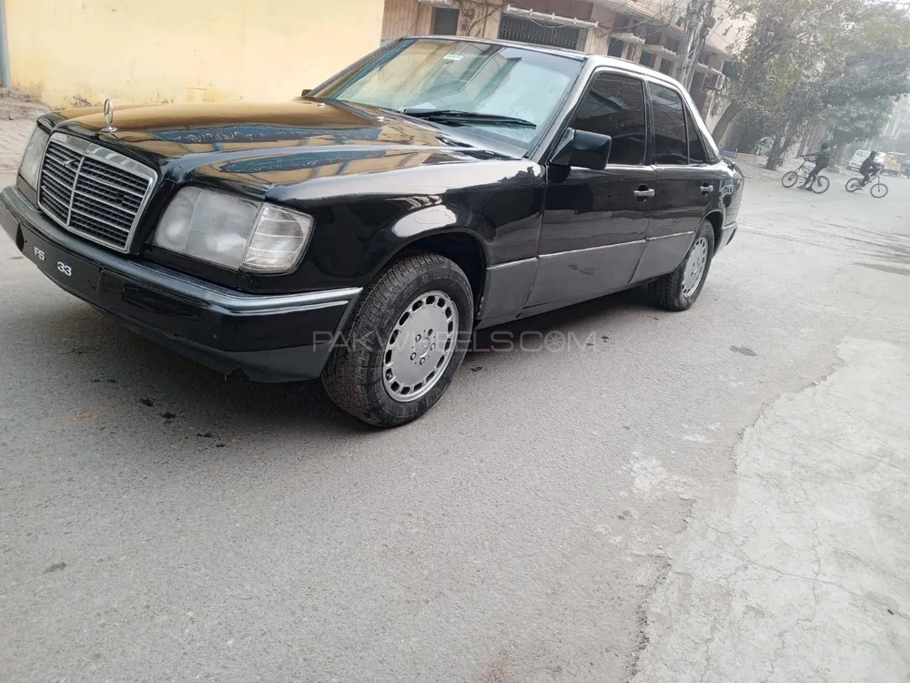 Mercedes Benz E Class 1984 for sale in Lahore