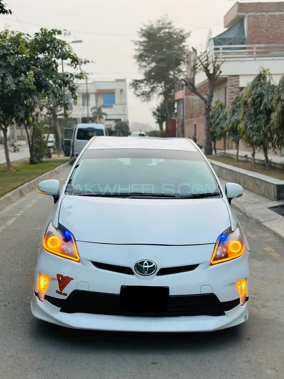 Toyota Prius 2013 for sale in Faisalabad