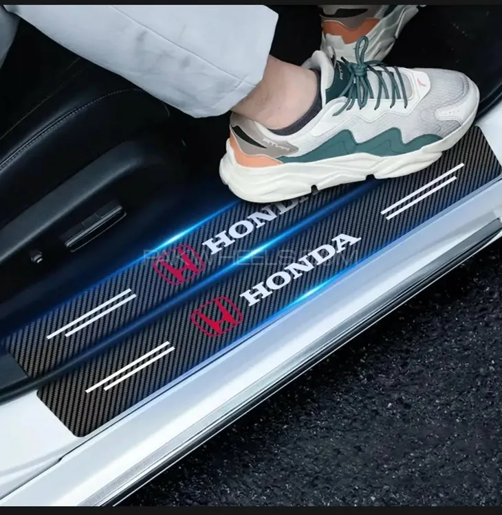 Honda Logo Door Sill Carbon Fibre Leather Texture Image-1