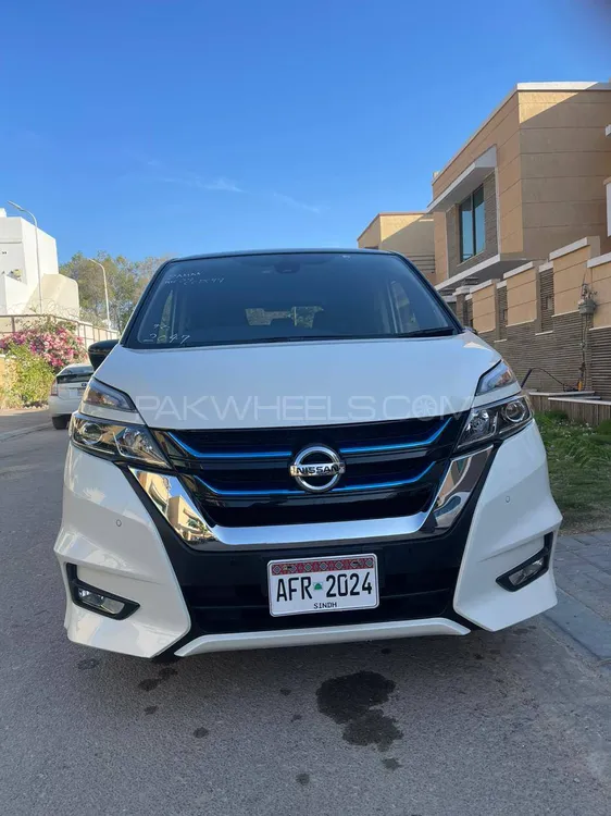 Nissan Serena HIGHWAY STAR 2018 for sale in Karachi | PakWheels