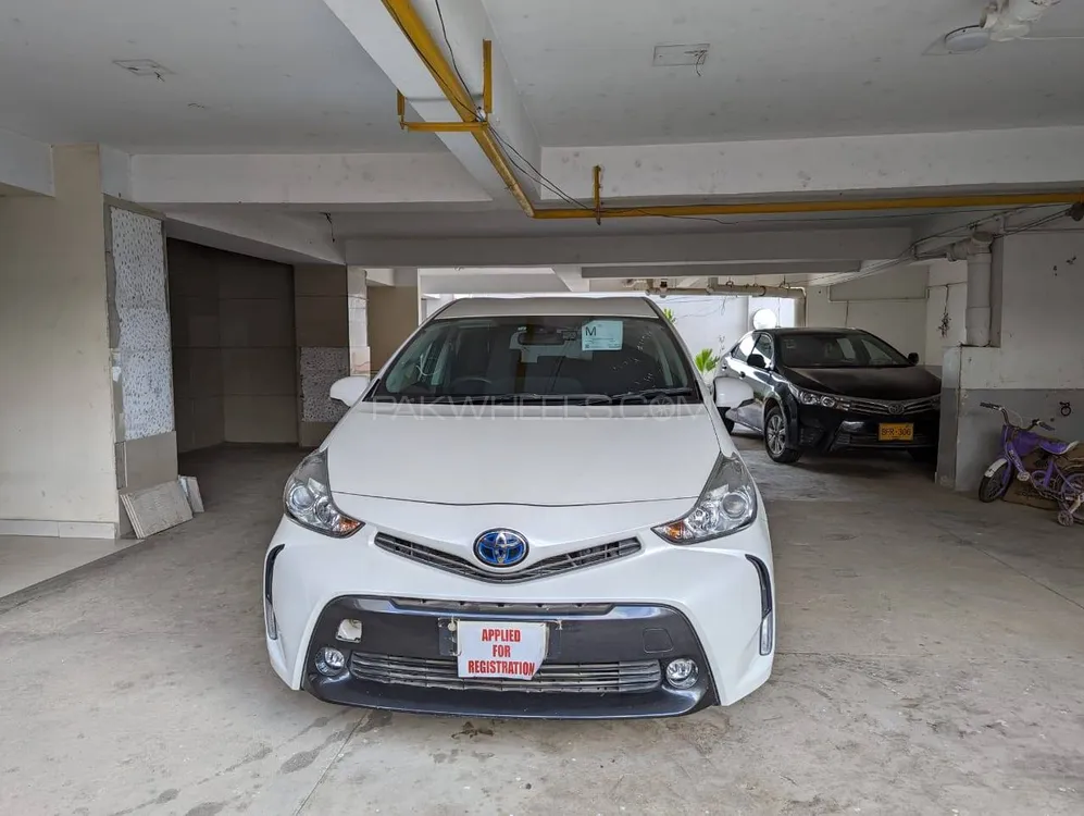 Toyota Prius Alpha 2018 for sale in Karachi