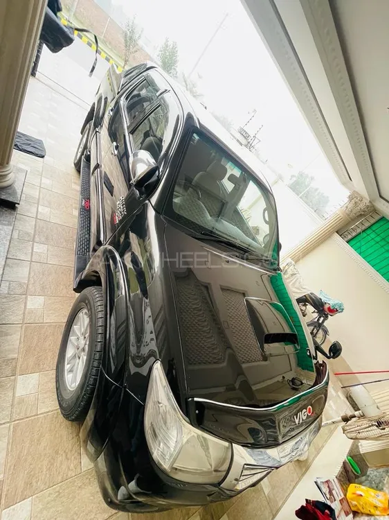 Toyota Hilux 2013 for sale in Pak pattan sharif