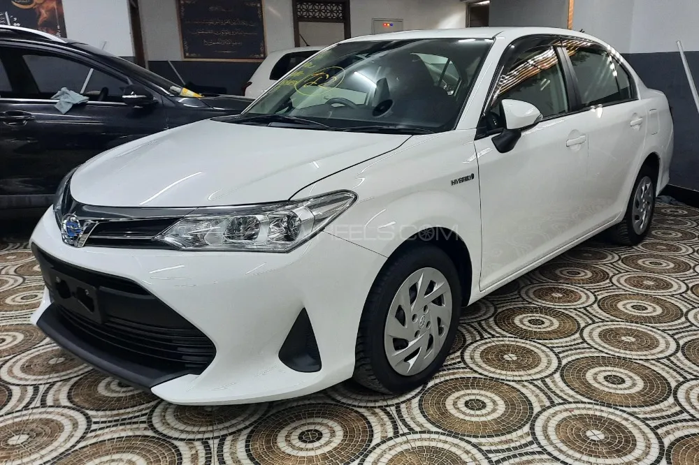 Toyota Corolla Axio 2020 for Sale in Karachi Image-1