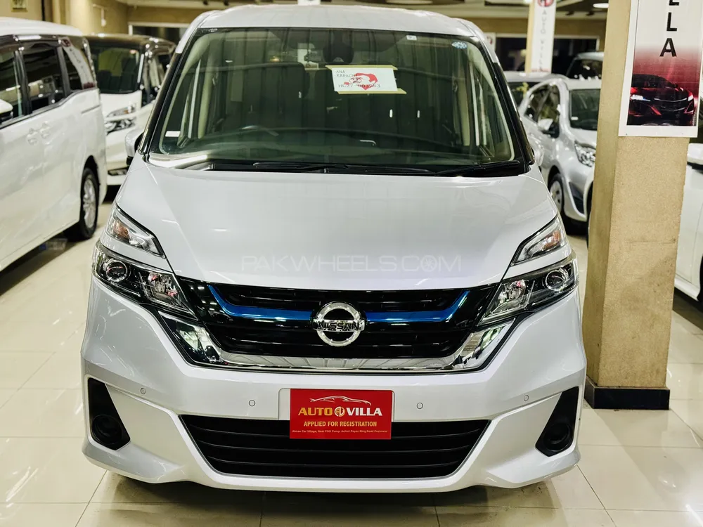 Nissan Serena 2018 for Sale in Peshawar Image-1