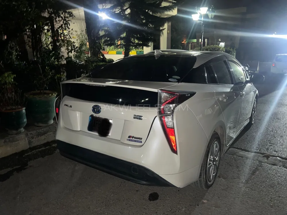 Toyota Prius 2016 for sale in Islamabad