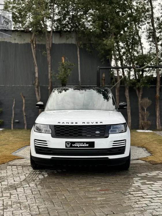 Range Rover Vogue 2019 for Sale in Lahore Image-1